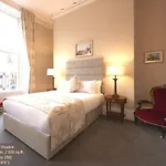 Gardiner 3*
